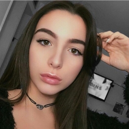 chloe_calemine